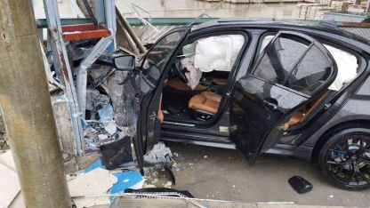 Burdur’da otomobil yoldan çıktı: 2 yaralı