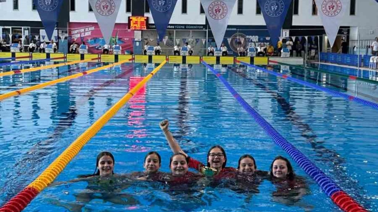 Bursa’da ortaokul öğrencileri Türkiye şampiyonu