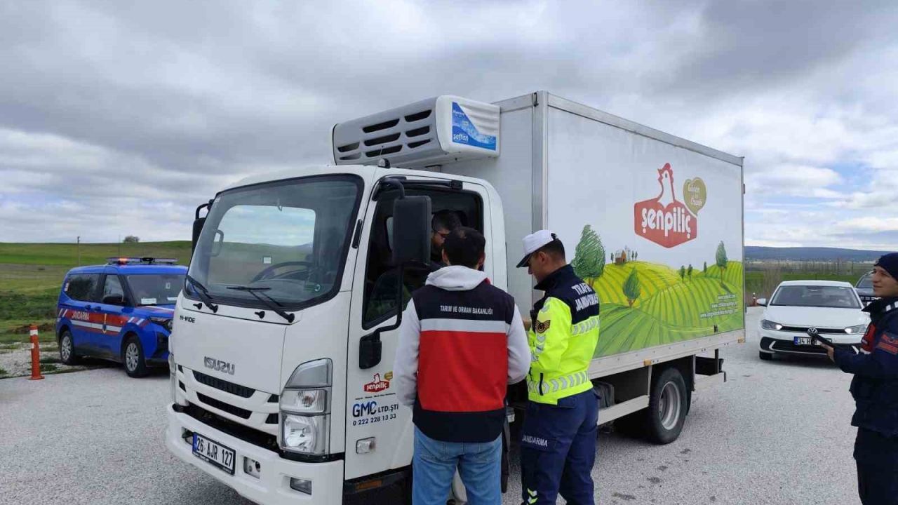 Çavdarhisar’da yol kontrol faaliyetleri