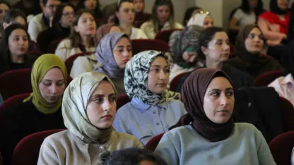 Cizre’de aday öğretmenlere farkındalık eğitimi verildi