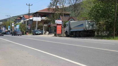 Çöp kamyonu altında kalan kadın hayatını kaybetti