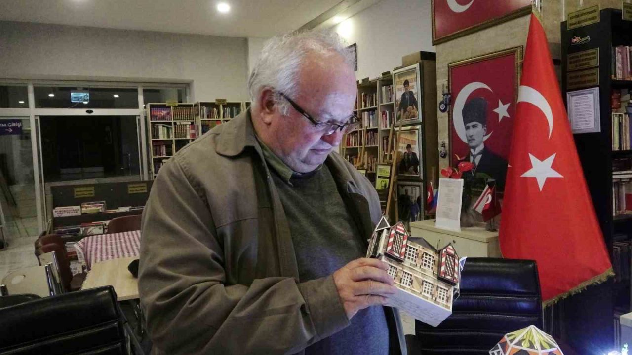 Çöpe gidecek malzemeleri sanata dönüştüren emekli usta tarihi maketlerle yaşatıyor