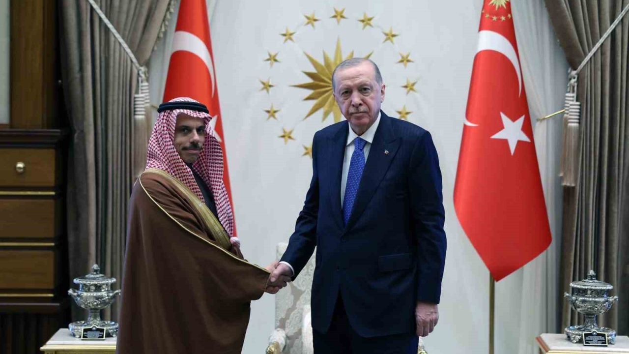 Cumhurbaşkanı Erdoğan, Suudi Arabistan Dışişleri Bakanı Ferhan’ı kabul etti