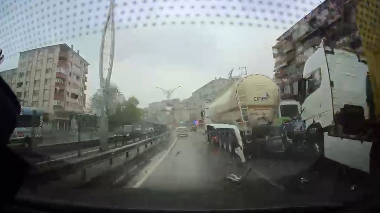 D-100’deki korkunç kaza kamerada