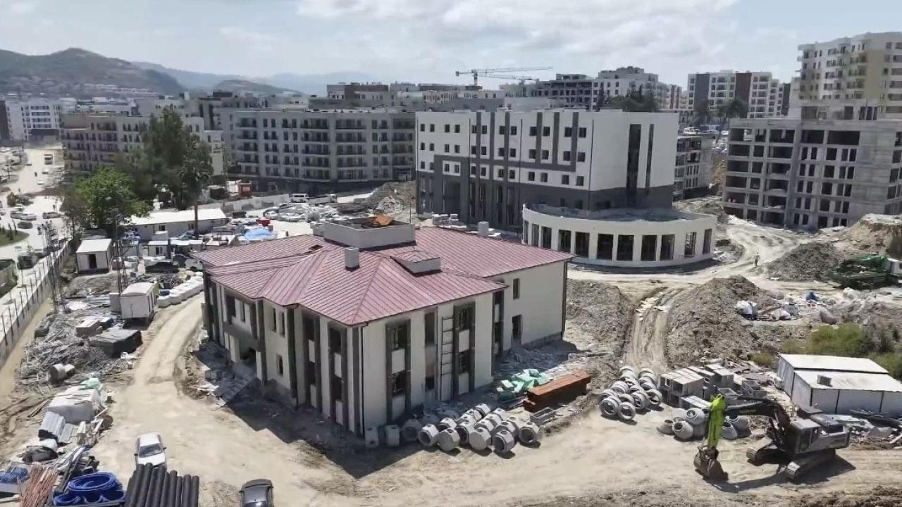 Defne ilçe jandarma komutanlığı hizmet binasında inşaat çalışmaları sürüyor