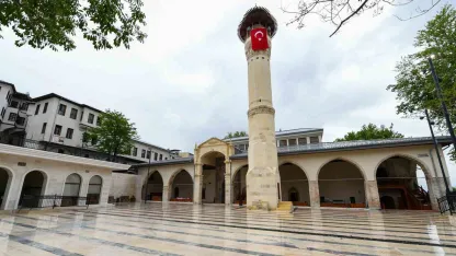 Depremde hasar gören 583 yıllık tarihi Ulu Cami’nin resmi açılışı gerçekleştirildi