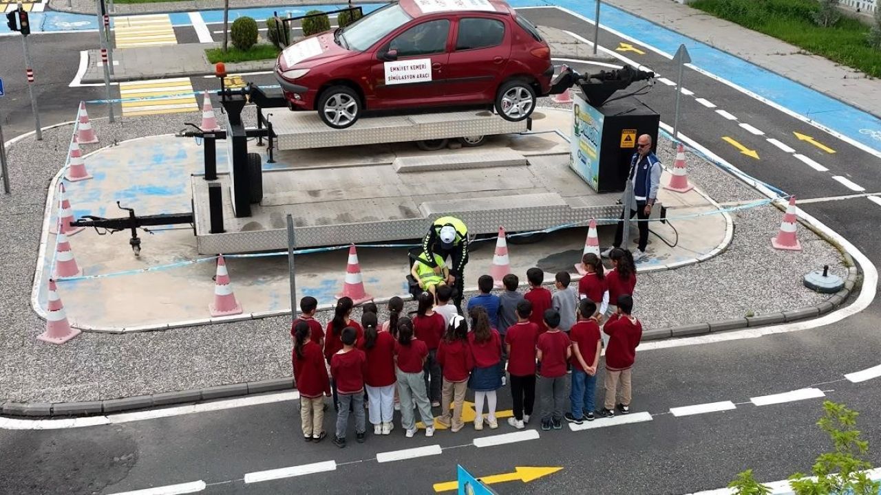 Diyarbakır Emniyetinin trafikteki farkındalık çalışmalarında uygulamalı eğitim