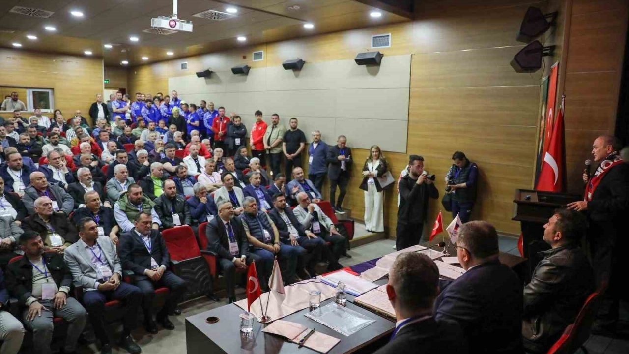Düzcespor olağanüstü genel kurulu yapıldı
