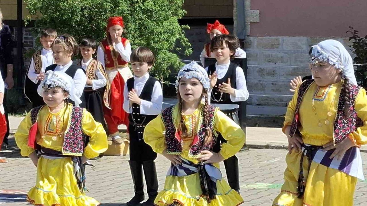 Edirne’de minik öğrencilerin gösterileri hayran bıraktı
