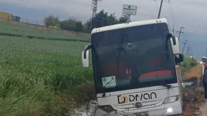 Edirne’ye 1 Mayıs kutlamalarına giden işçileri taşıyan otobüs kaza yaptı: 1 yaralı