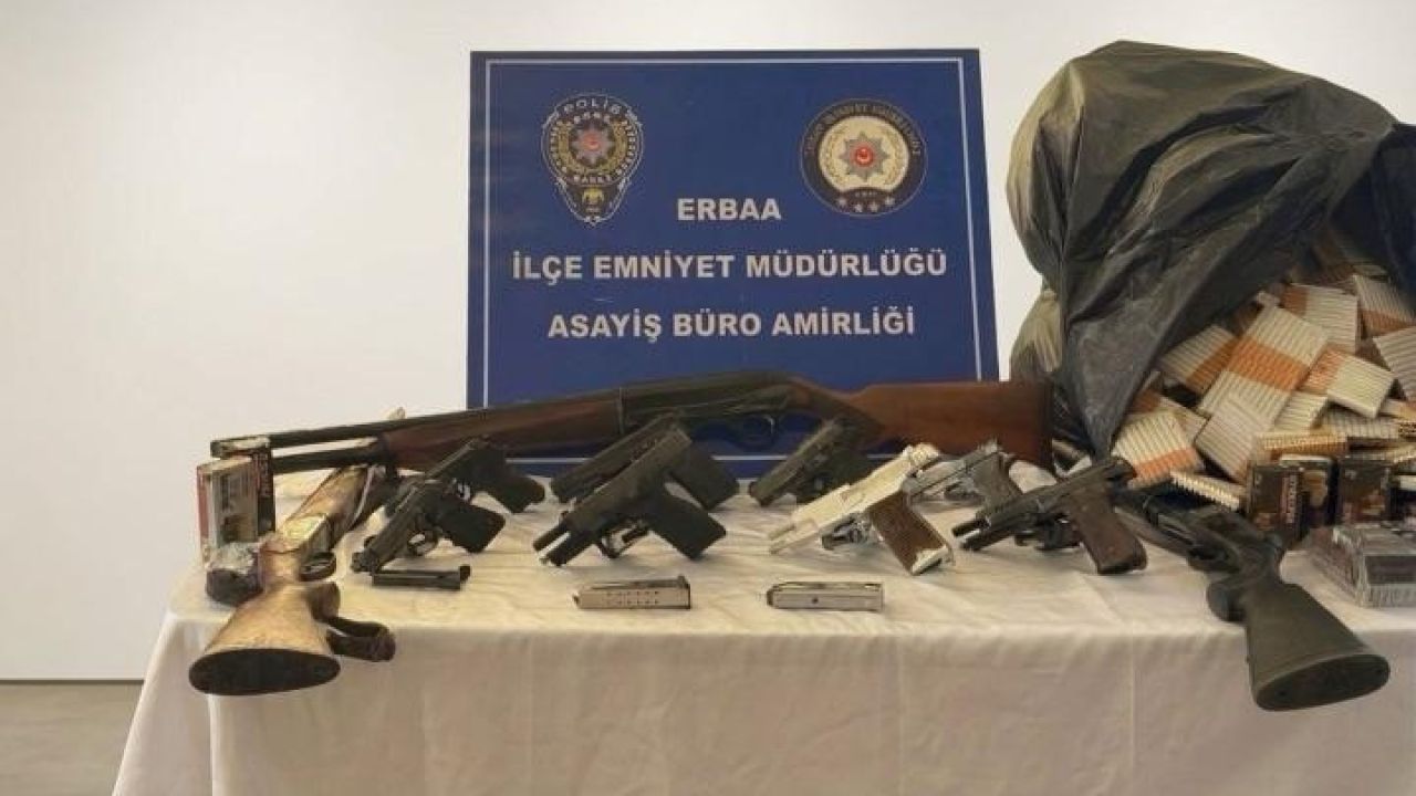 Erbaa’da silah operasyonunda cephanelik çıktı