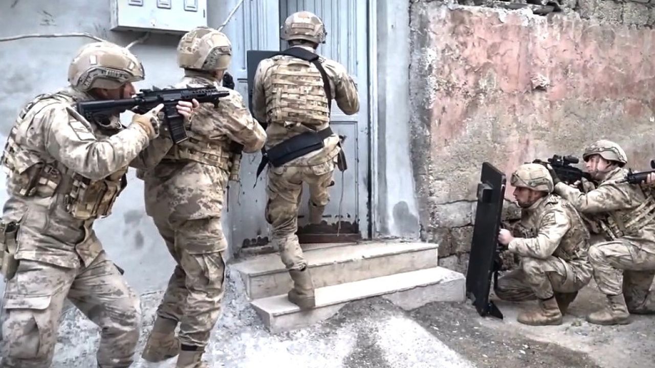 Erzincan’da DEAŞ operasyonunda 1, narkotik operasyonlarında 17 şüpheli tutuklandı