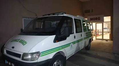 Eşini öldürdükten sonra kendini vurmuştu, tedavi gördüğü hastanede öldü