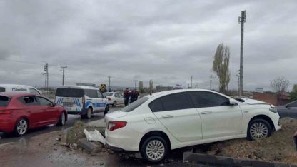 Eskişehir’de iki otomobil çarpıştı: 1 yaralı