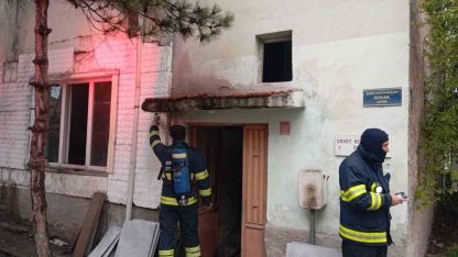 Evde çıkan yangında dumandan etkilenen 98 yaşındaki kadın hayatını kaybetti