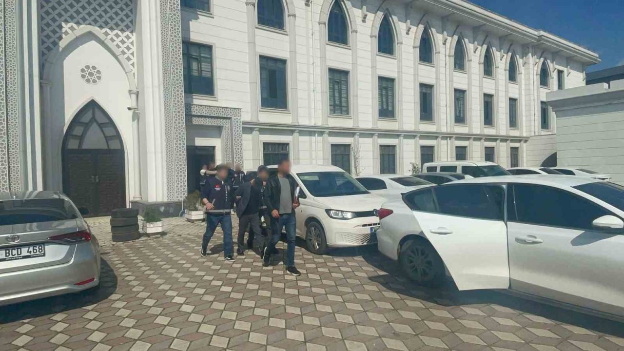 Evden dizüstü bilgisayar, valiz ve çanta çalan 3 şüpheli tutuklandı