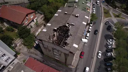 Eyüpsultan’da çatı tamirinden sonra yangın çıktı, daire kullanılamaz hale geldi