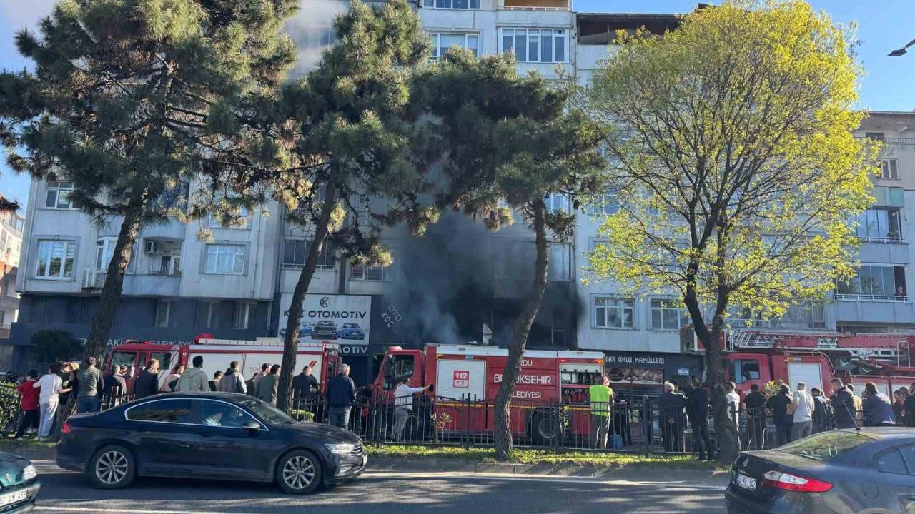 Fatsa’da oto aksesuar dükkanında yangın: Patlama paniğe neden oldu