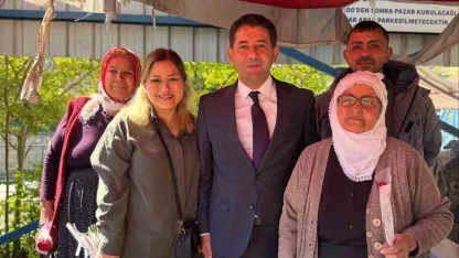 Feke’de kadın pazarcılara Anneler Günü hediyesi başkandan