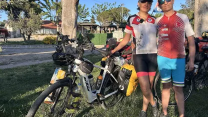 Festival için 2 bin kilometre pedal çevirip Bergama’ya geldiler