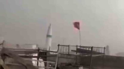 Fırtınada minarenin yıkılma anı kamerada