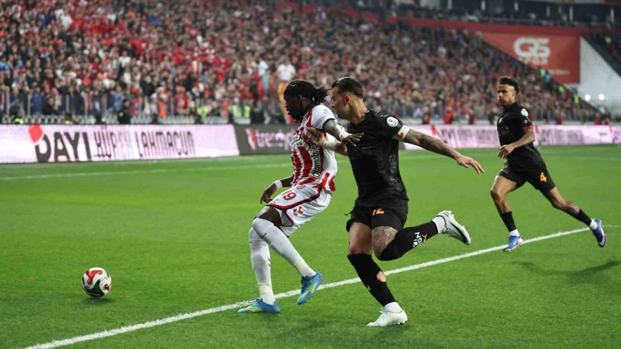 Galatasaray ligdeki 4. mağlubiyetini aldı
