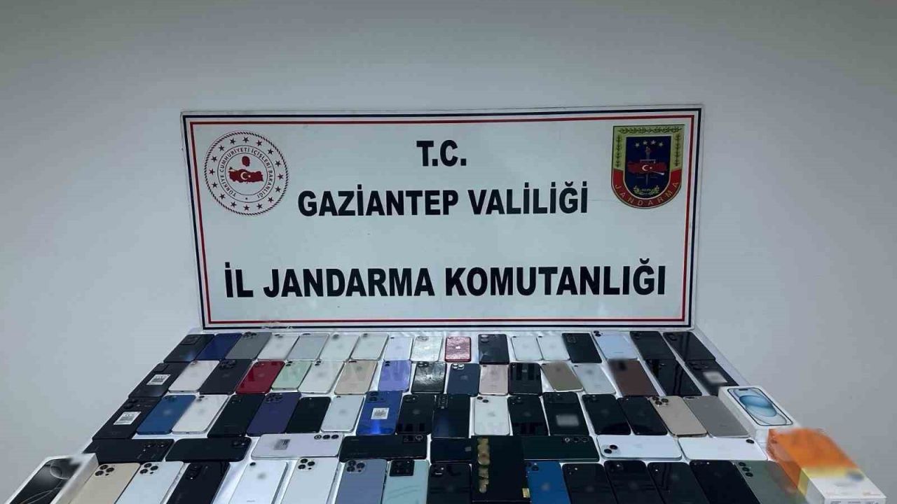 Gaziantep’te 3 milyon TL değerinde kaçak telefon ele geçirildi