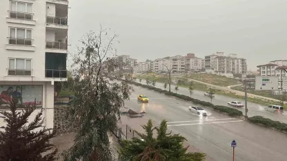 Gaziantep’te sağanak yağış ve dolu hayatı felç etti