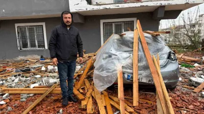 Gaziantep’te vatandaşlar hala şokta: Çatılar uçtu, araçlar zarar gördü, evler hasar aldı, ağaçlar söküldü