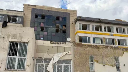 Gaziantep’teki ’süper hücre’ okulda ağır hasara neden oldu