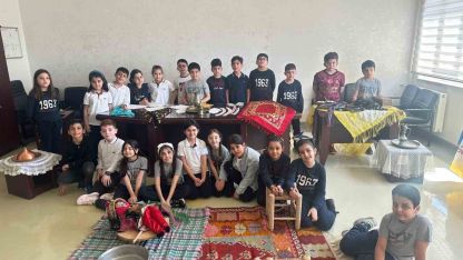 GKV’li öğrencilerden zamanda yolculuk sergisi