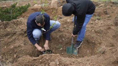 Gümüşhane Üniversitesi’nde akademisyenler için "meyve bahçesi" oluşturuldu