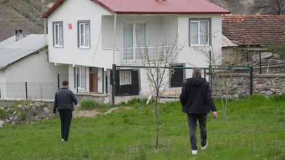 Gümüşhane’de ayılar yaylalardan sonra köyleri mesken edindi: Vatandaşlar tedirgin