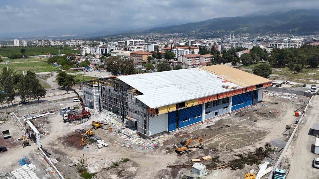 Hatay Büyükşehir Belediyesi, Dörtyol’a kapalı spor salonu inşa ediyor