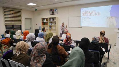 Hatice Hatun Mahalle Külliyesi Çocuk Mektebi’nde aileler eğitim seminerleri ile bilgilendiriliyor