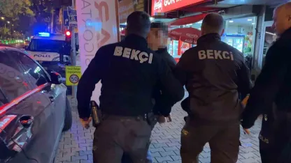 Husumetlisini bıçakladı, olay yerine yakın yerde yakalandı