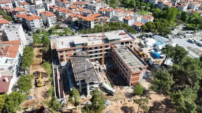 Huzurevi yeniden inşa ediliyor