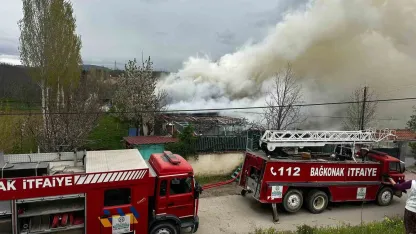 Isparta’da iki katlı ev, çıkan yangında zarar gördü