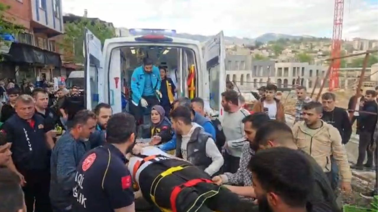 Kahramanmaraş’ta yol çöktü: 1 yaralı