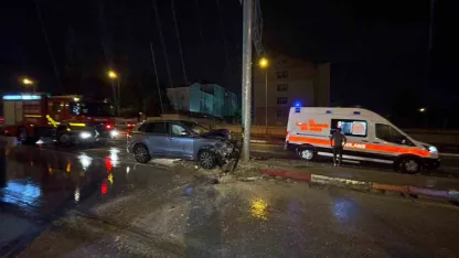 Karaman’da cip trafik levhasına çarptı: 1 yaralı