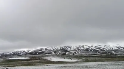 Karlıova’nın yüksek kesimlerine kar yağdı