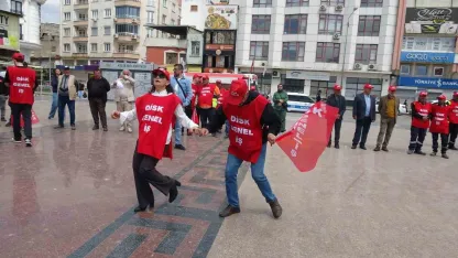 Kilis’te 1 Mayıs halaylarla kutlandı