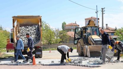 Kırıkkale’de kilit parke ve asfalt çalışmaları sürüyor