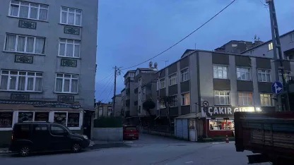 Küçükçekmece’de kahve önünde silahlı saldırı: 3 yaralı