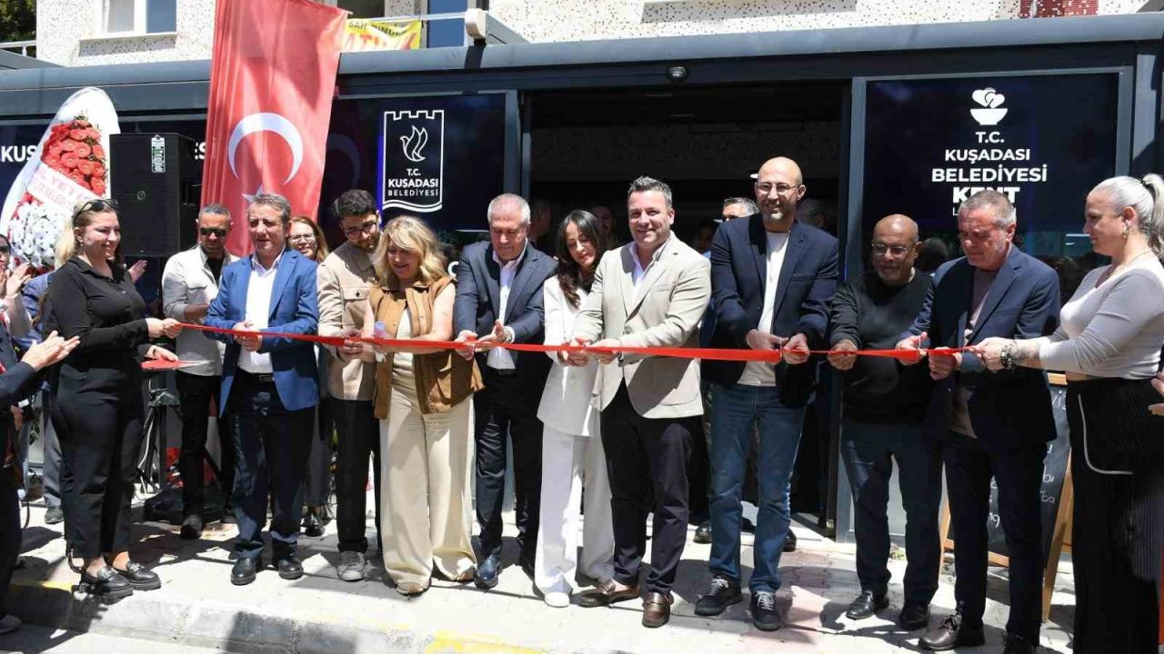 Kuşadası’nda Kent Lokantası hizmete açıldı