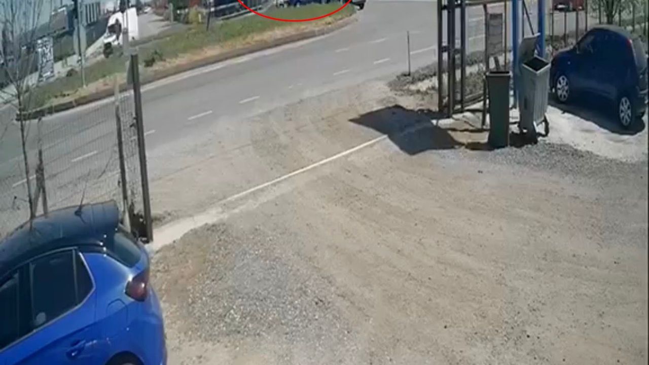 Lüleburgaz’da jandarma aracıyla çarpışan panelvan takla attı: 1 yaralı