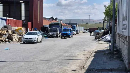 Makineye ayakları sıkışan işçi ağır yaralandı