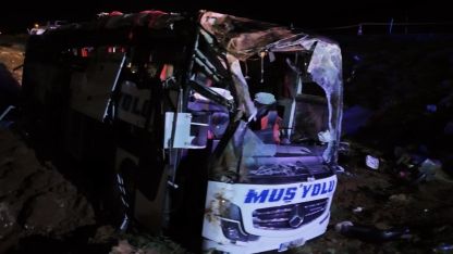 Malatya’da otobüs kazası sonrası yolcuların özel eşyaları toplandı