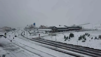 Mayıs karı Erciyes’i beyaza bürüdü