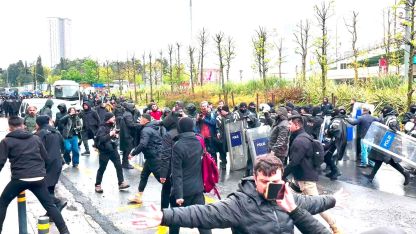 Mecidiyeköy’de izinsiz yürüyüşe polisten müdahale